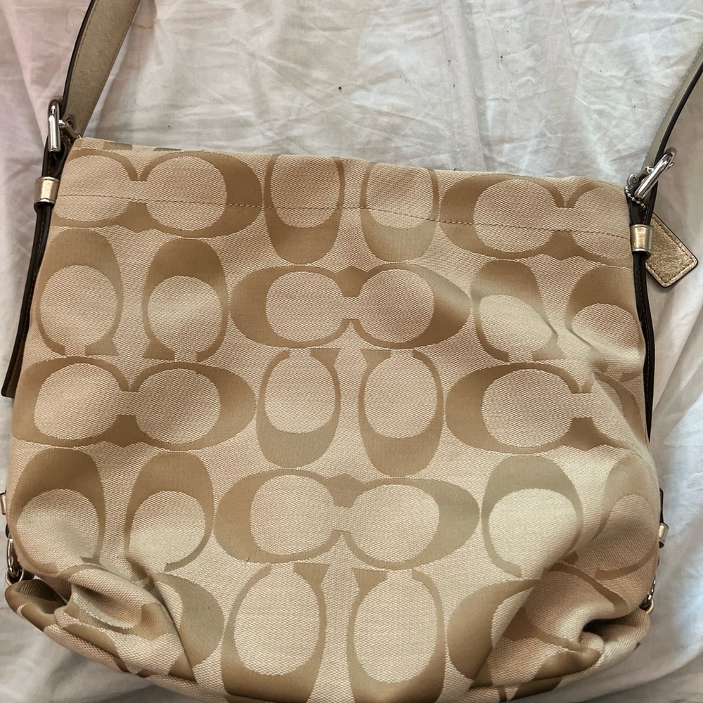 Very good condition coach shoulder bah